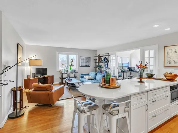 351 Pleasant St APT 7, Northampton, MA 01060