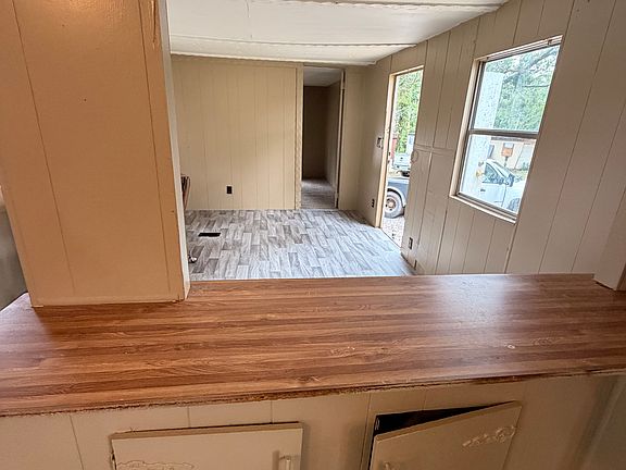 5th image of 5542 Whites Ferry Rd