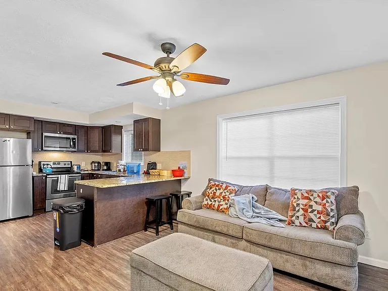 127 Birdseye View Dr #B — Photo 3