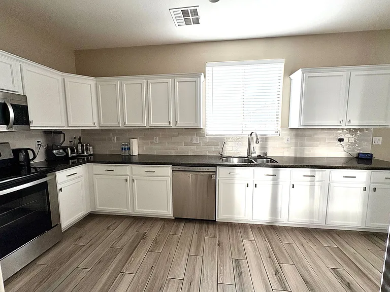 1204 S Roger Way — Photo 12
