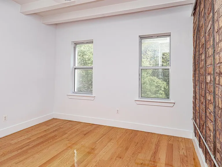 33 Montrose Ave #2L — Photo 6