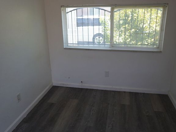 2nd image of 232 N Inez St