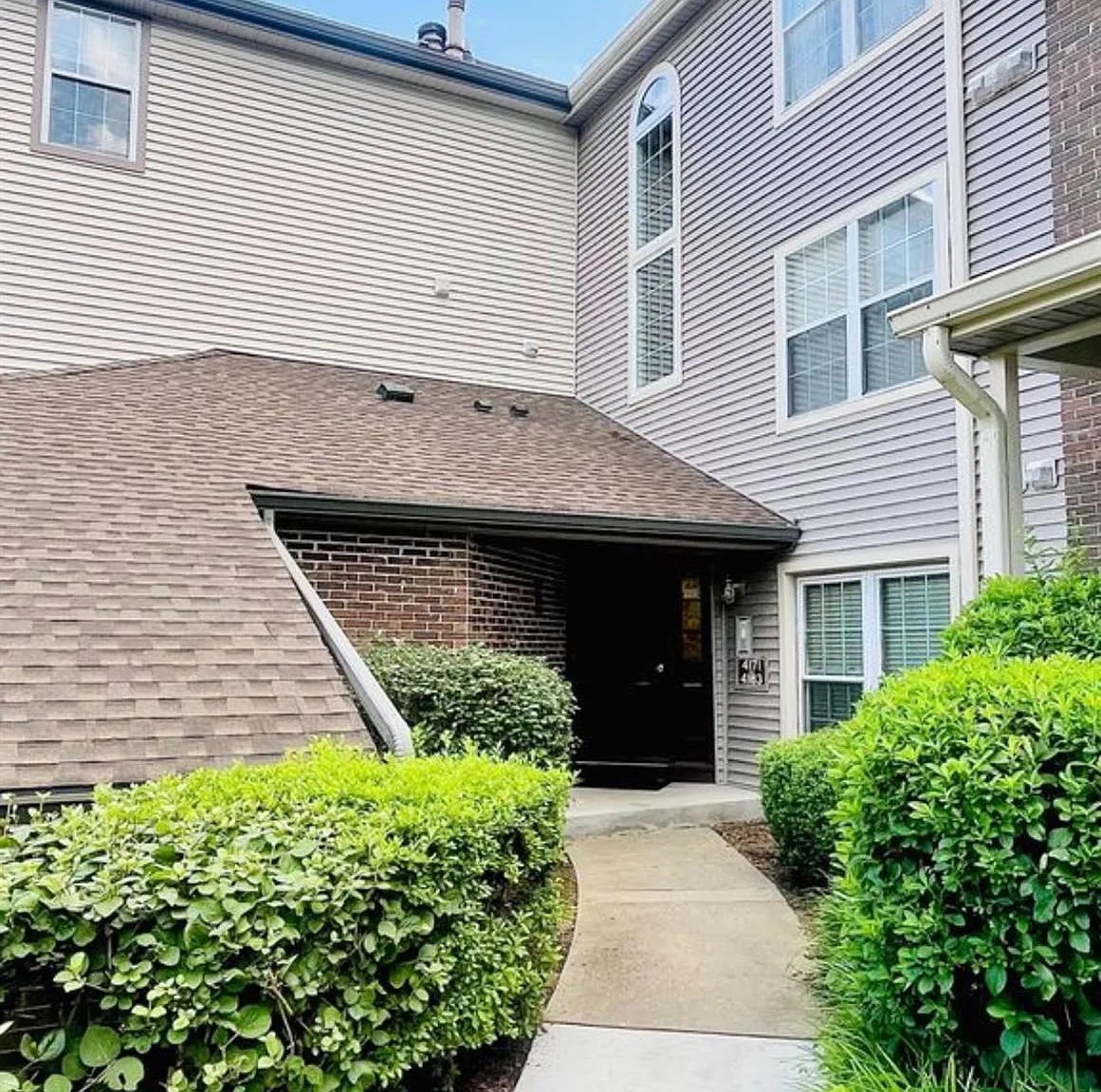 2 bed, 2.0 bath, 1160 sqft, $2,600 — Photo 1