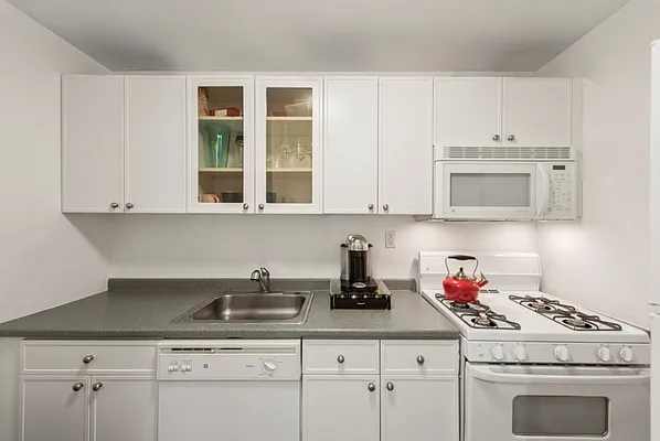 Rented by Corcoran | media 22