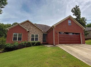 4 Valley View Dr, Batesville, AR 72501
