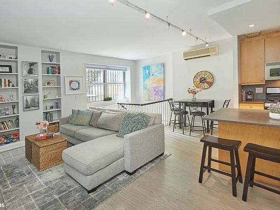 3rd image of 304 W 88th St APT Gc