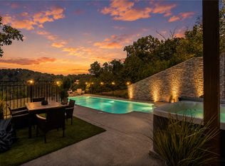 8662 Woods Rd, Rogers, AR 72756