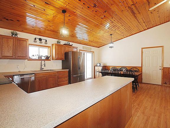 3rd image of 70 Timber Trail