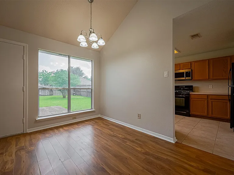 3007 Cloverdale Dr — Photo 5