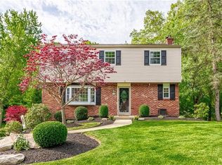 807 Breezewood Dr, Glenshaw, PA 15116