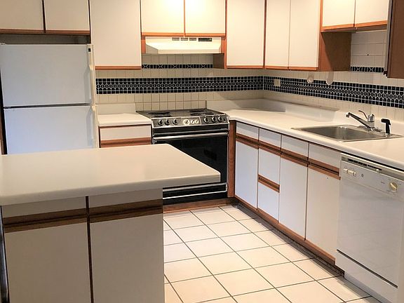 4th image of 2118 Stanley Ct