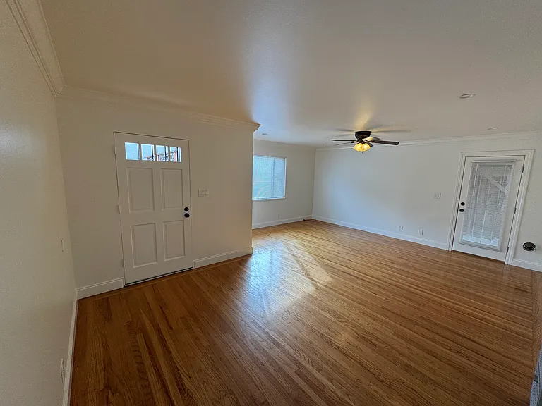 1240 Johnson St #1242 — Photo 7