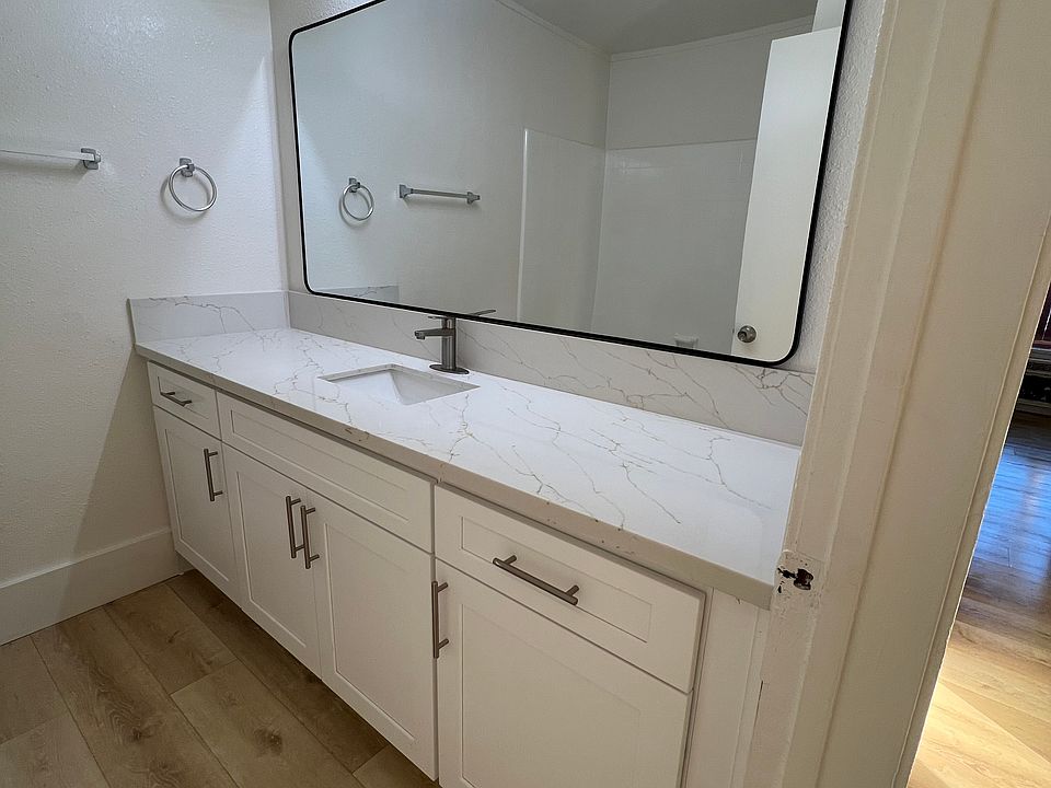 1st image of 605 N Avenue 66 #1