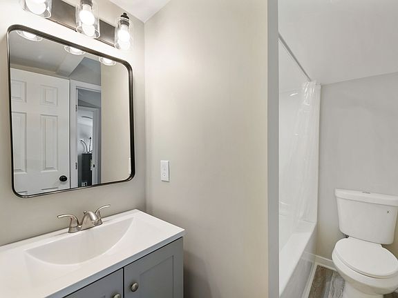 3rd image of 264 Astrio St