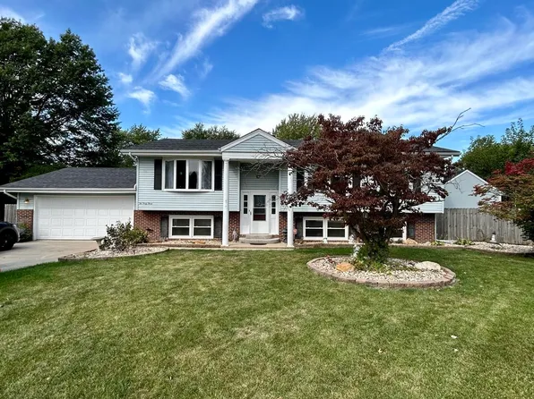 243 Westview Dr, Knoxville, IL 61448