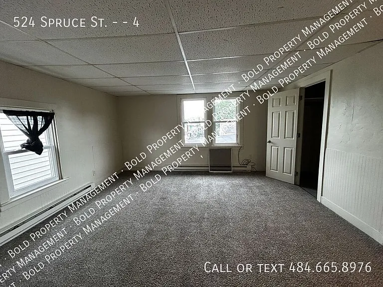 524 Spruce St #4 — Photo 2