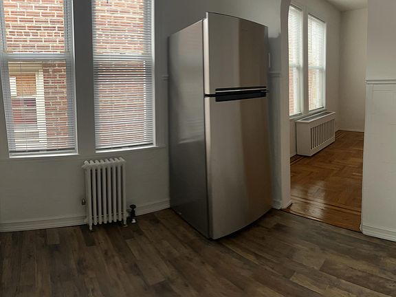 3rd image of 2432 Lurting Ave APT 2