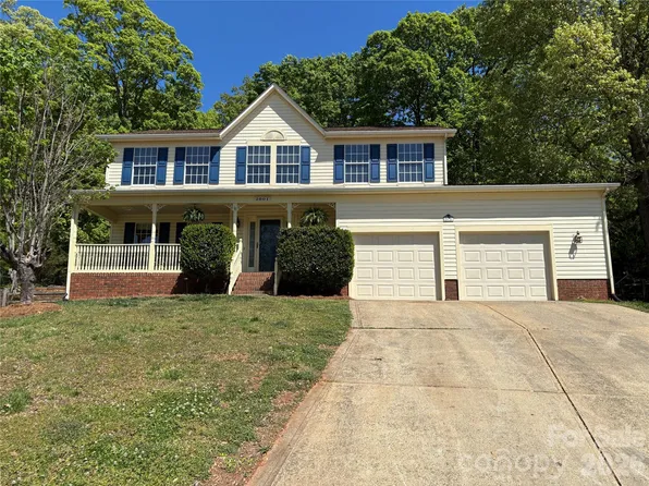 2601 Yarrow Rd, Charlotte, NC 28213