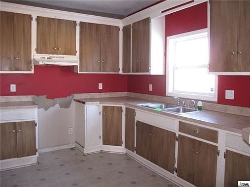 4th image of 1218 S 36th St