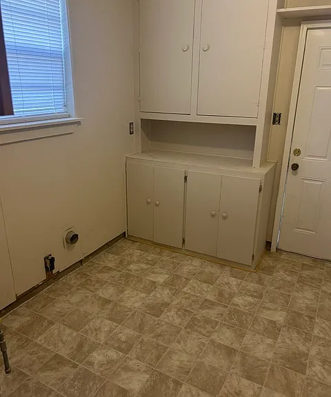 811 Lakeview Ct — Photo 25