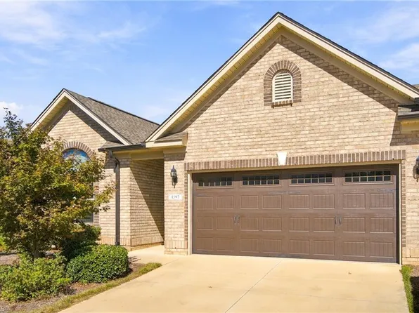 1597 Oakbluffs Dr, Colfax, NC 27235