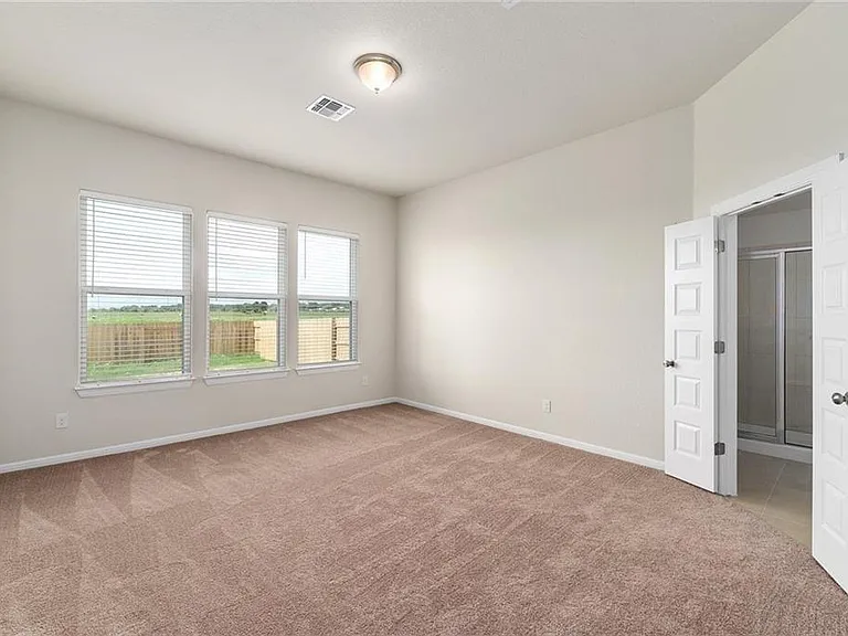 113 Thurston Dr — Photo 22