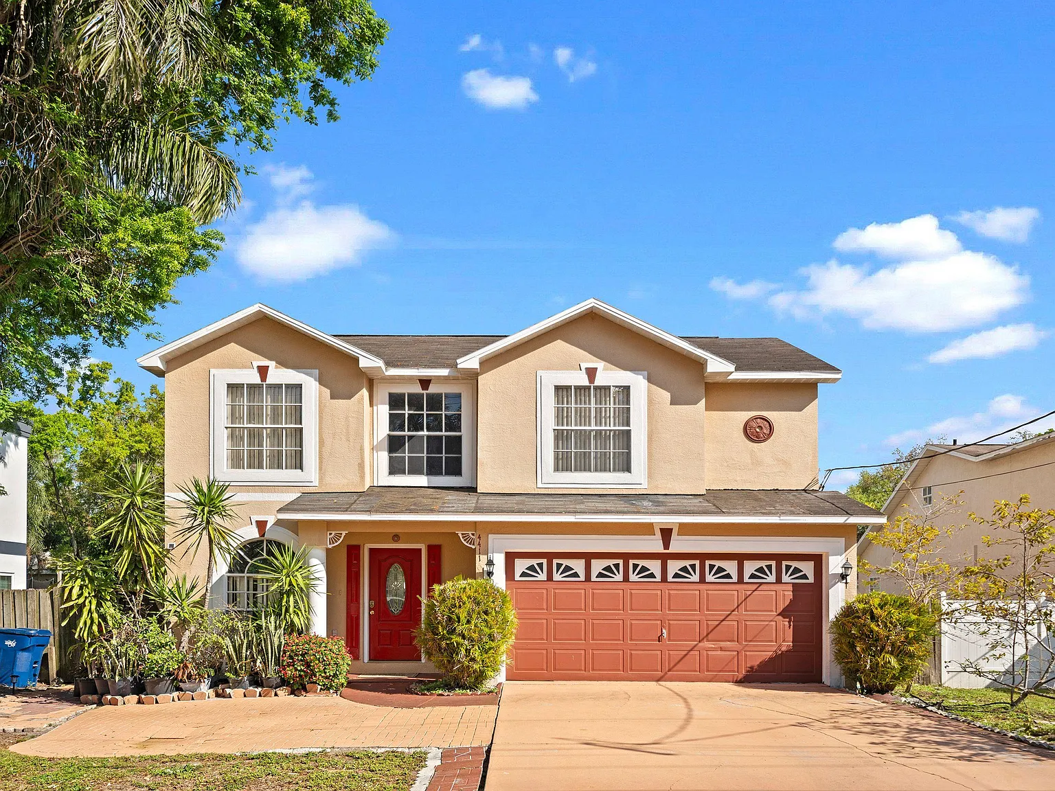 4 bed, 3.5 bath, 2100 sqft, $1,048 — Photo 4