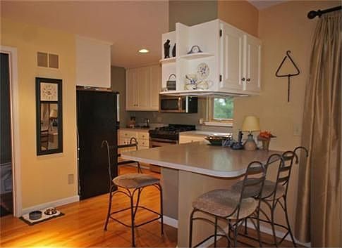 2nd image of 36 Iris Ln