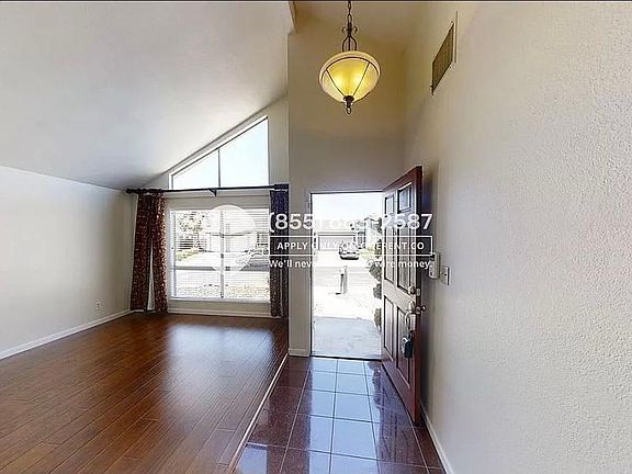 4th image of 1375 Swallowtail Rd