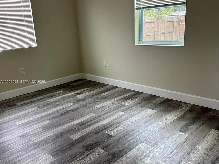 1701 NW 13th Ct — Photo 6