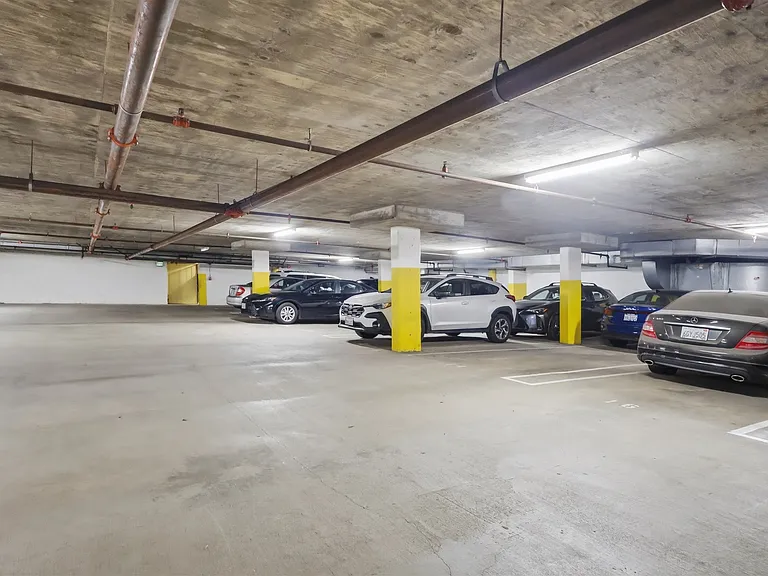 Parkview Apartments — Photo 18