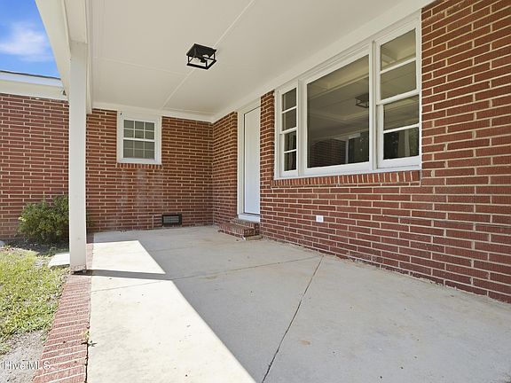 3rd image of 901 E Nash Street