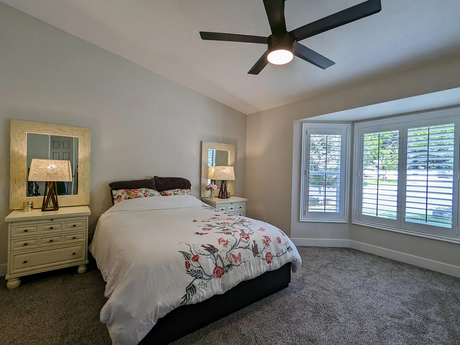 4 bed, 2.5 bath, 2350 sqft, $2,700 — Photo 4