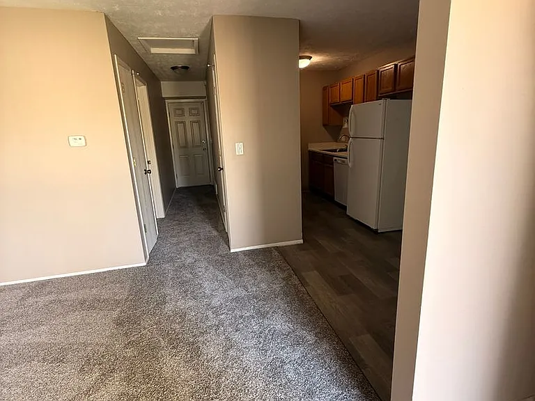 Southdale Square Apartments — Photo 40