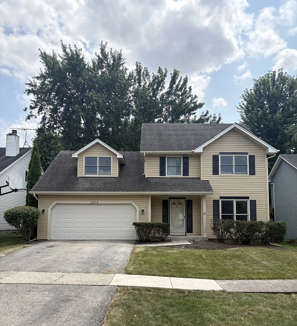 4 bed, 2.5 bath, 2120 sqft, $3,400 — Photo 1