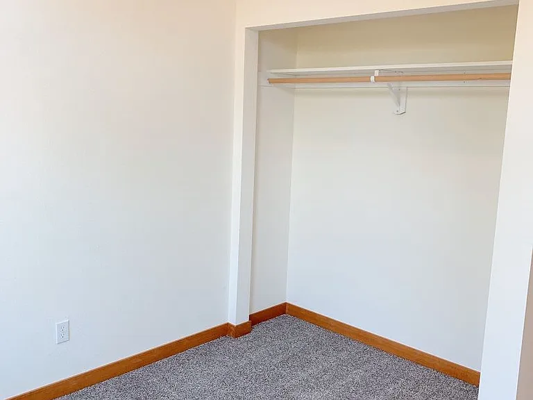 1111 N Forest St — Photo 30