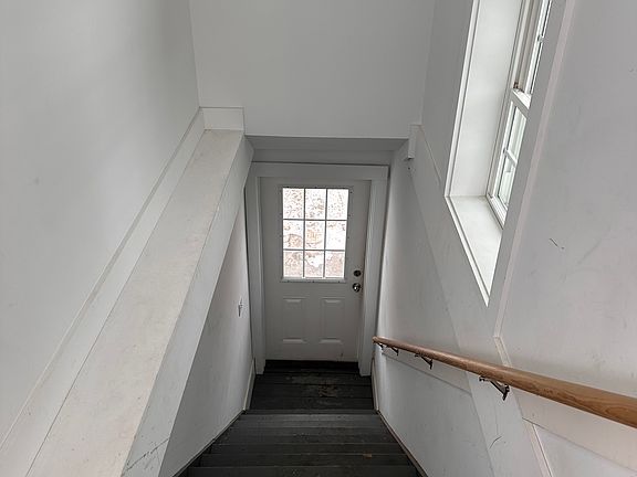 5th image of 19 Boutelle Ave #2