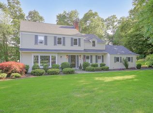 28 Kensington Rd, Basking Ridge, NJ 07920