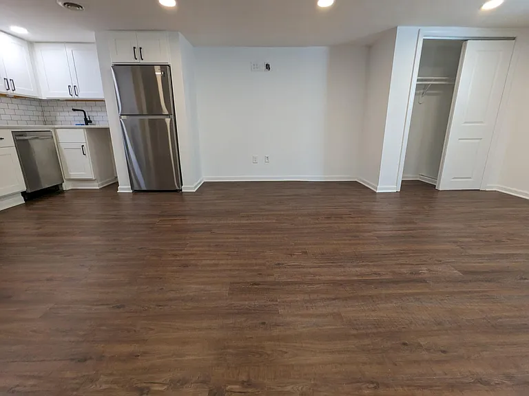 738 11th St NE #3 — Photo 2
