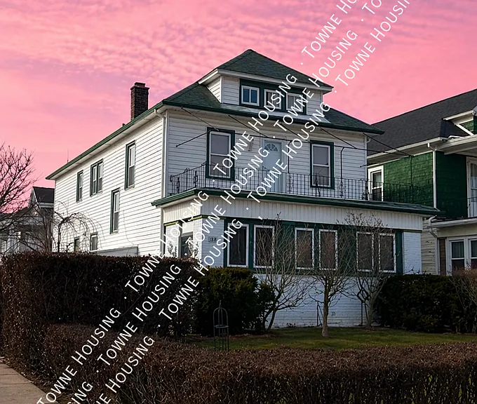 144 Lovering Ave #UPPER — Photo 1