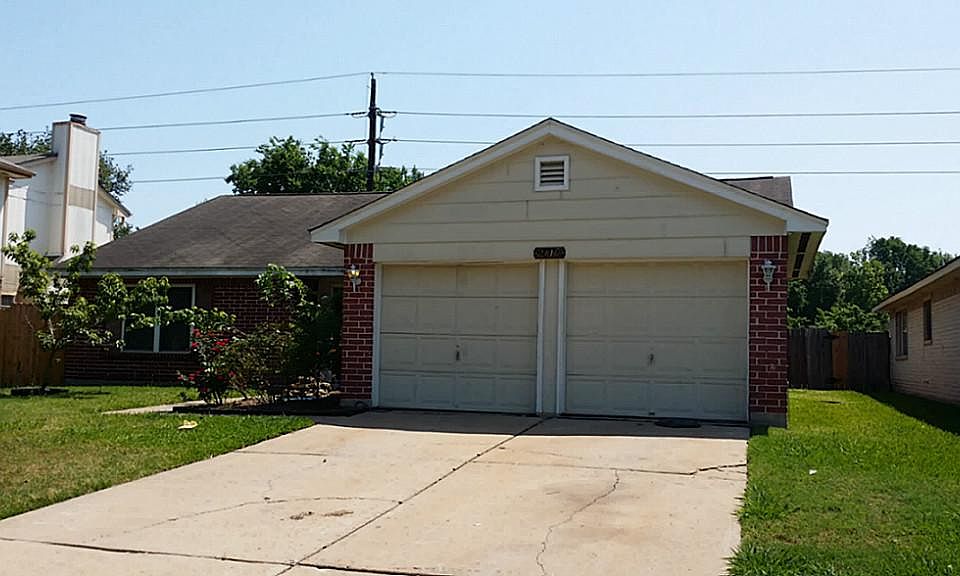 1st image of 2410 Shady Brook Dr