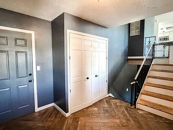 5th image of 18 Chaparral Cir