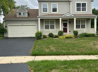 2480 Fairchild Ln, West Chicago, IL
