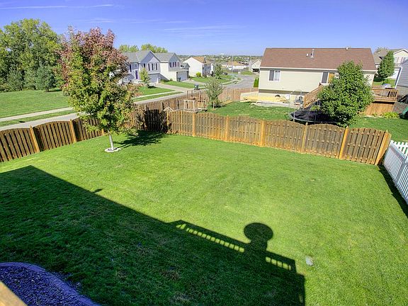 5th image of 15842 Cherrywood St