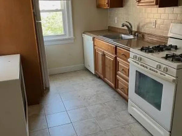 (undisclosed Address), New Rochelle, NY 10805