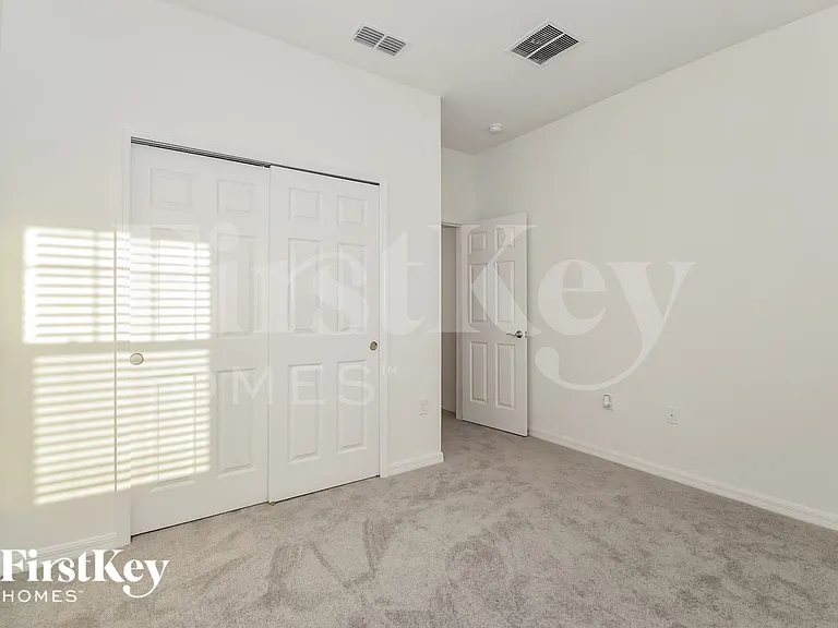 327 Corbel Ln — Photo 10