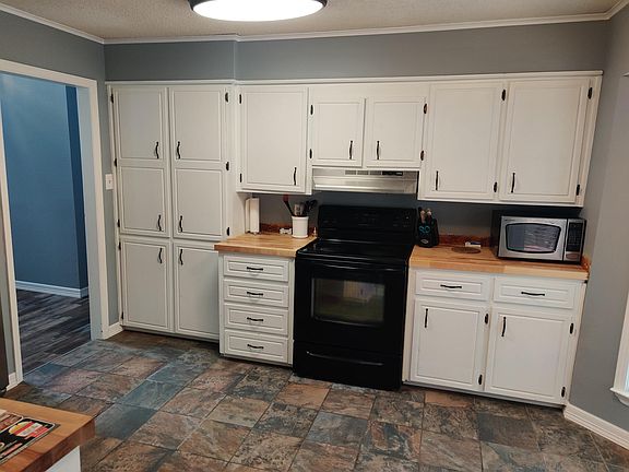 5th image of 201 Pinon Dr