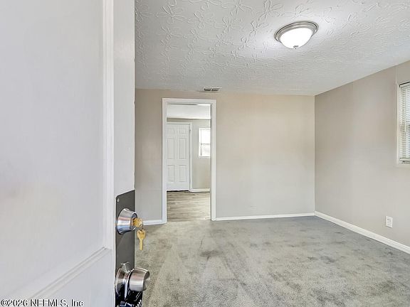 3rd image of 2140 JAYSON Avenue