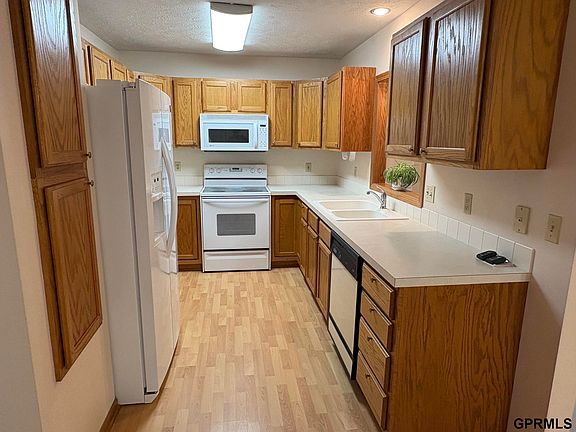3rd image of 2300 Lynnridge Pl