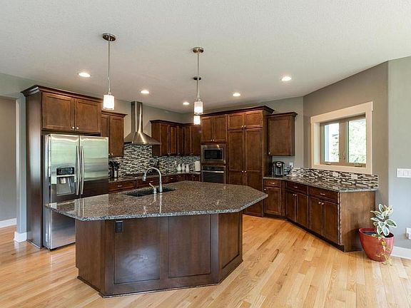 5th image of 6829 NW 93rd St